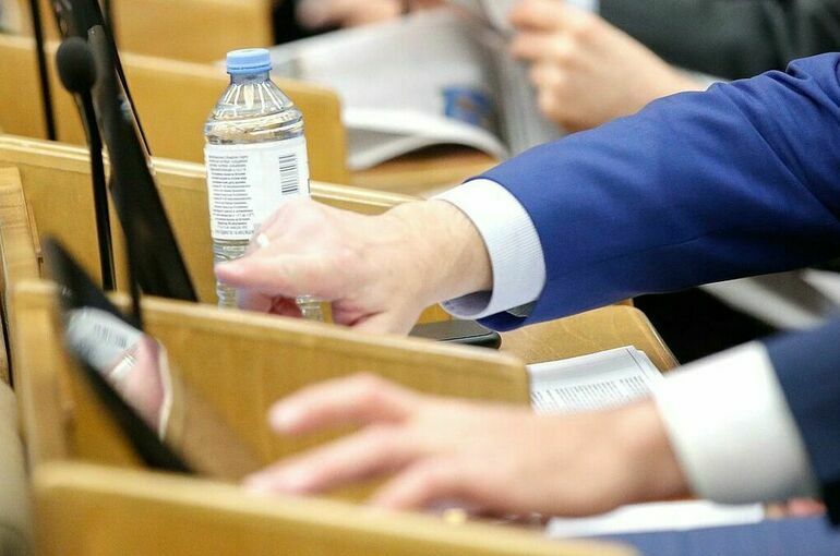 Госдума приняла поправки в 44-ФЗ, упрощающие офсетные контракты и закупки у единственного поставщика Госдума приняла поправки в 44-ФЗ, упрощающие офсетные контракты и закупки у единственного поставщика